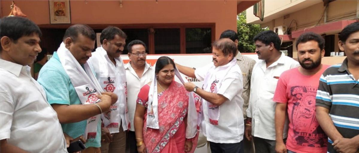 Janaki joins Jana Sena in Kakinada