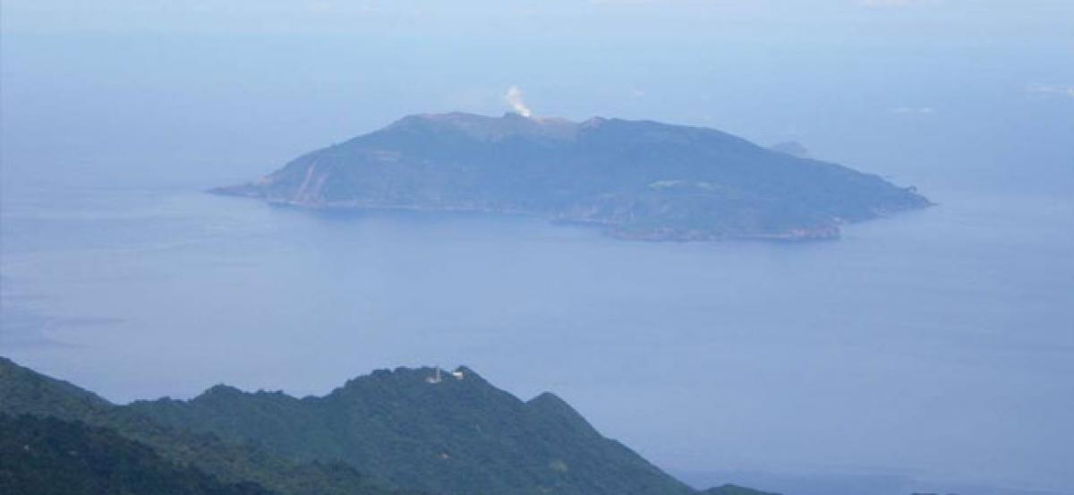 Japan hikes volcanic warning level, prepares to evacuate Kuchinoerabujima island