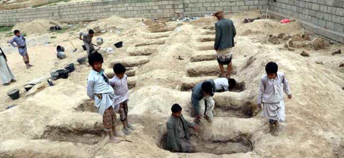 Saudi-led coalition to probe Yemen air raid, Houthis report 40 children dead