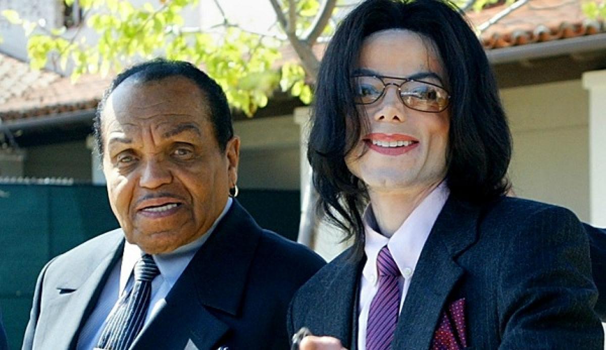 Michael Jackson’s father involved in car crash