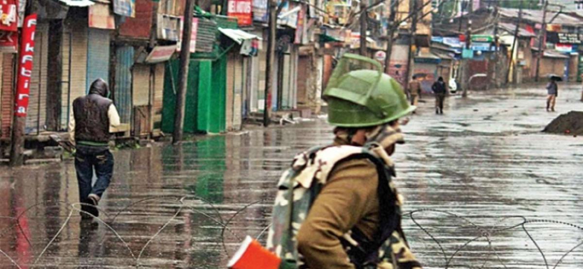 Kashmir: 4 terrorists, 1 cop killed in Anantnag encounter; J&K police suspect Islamic State role