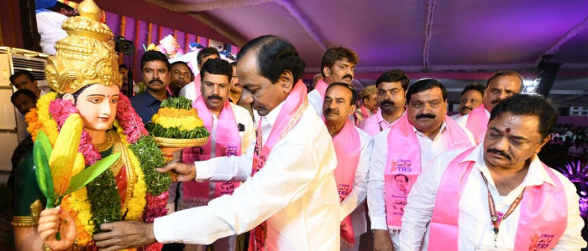 You’re my diamonds, KCR tells sitting MLAs