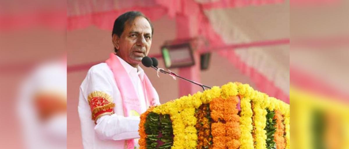 KCR blasts Congress for tying up with TDP