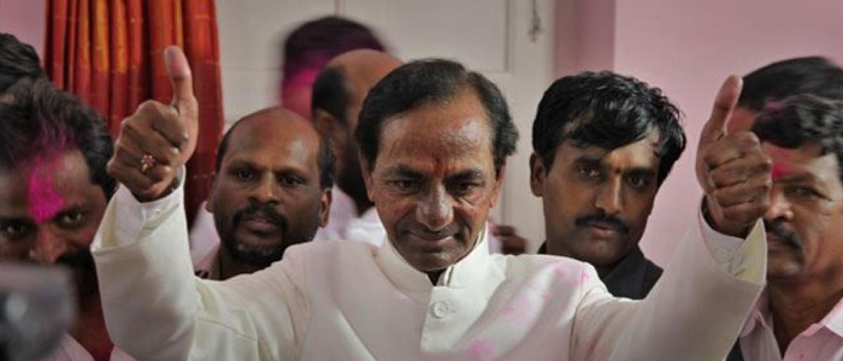 KCR targets YSR loyalists in Congress?