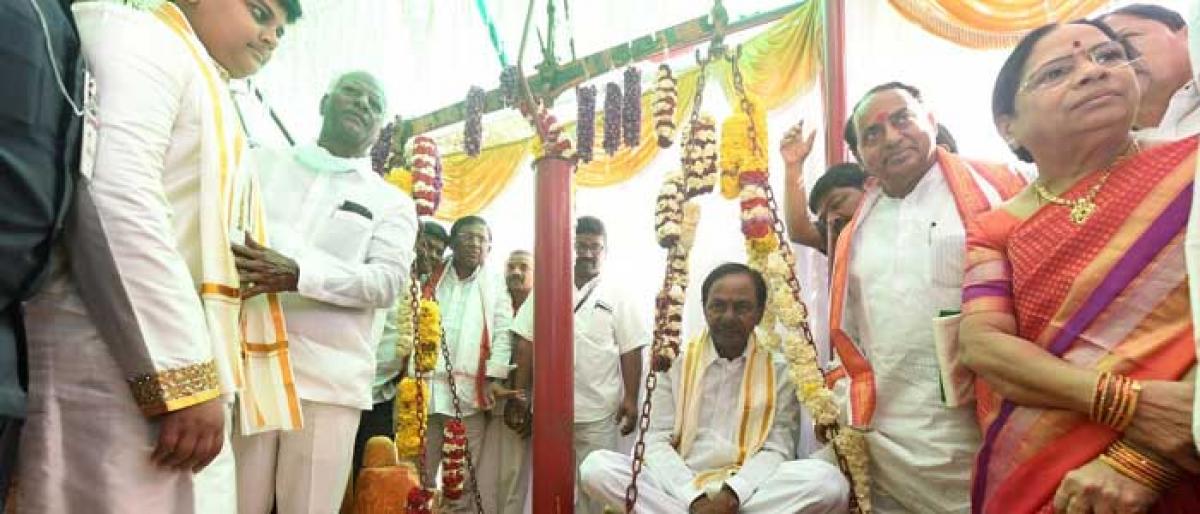 KCR reiterates his will to get national status for Medaram