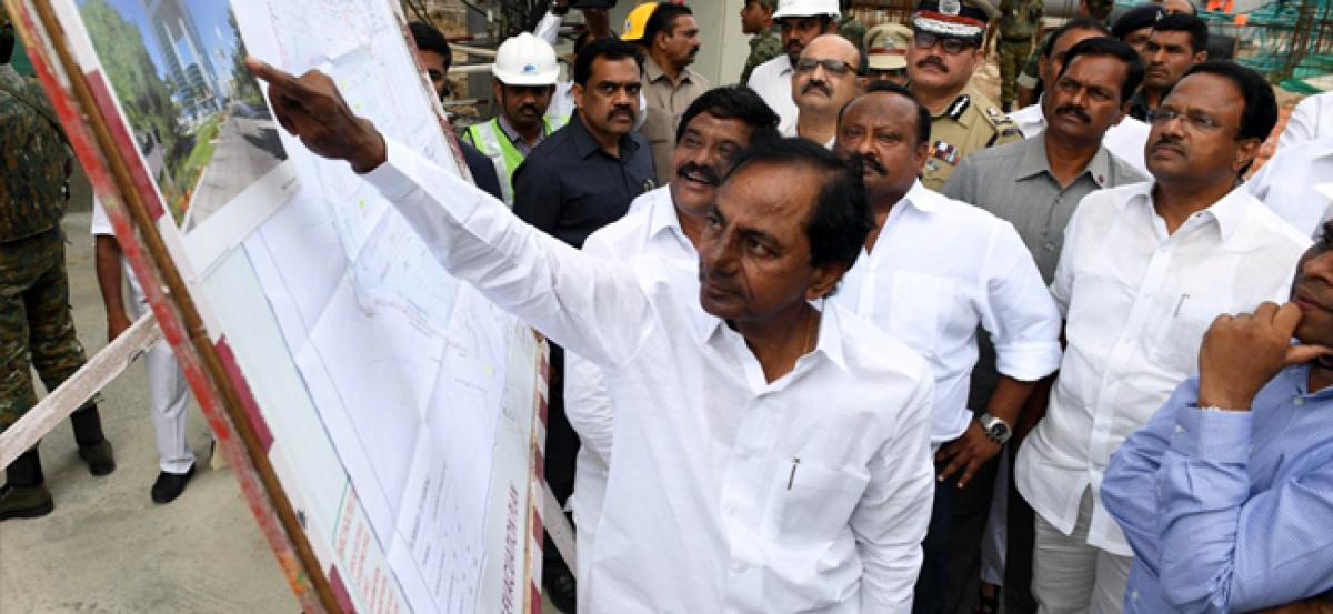 CM KCR makes surprise visit to Police Command and Control Center