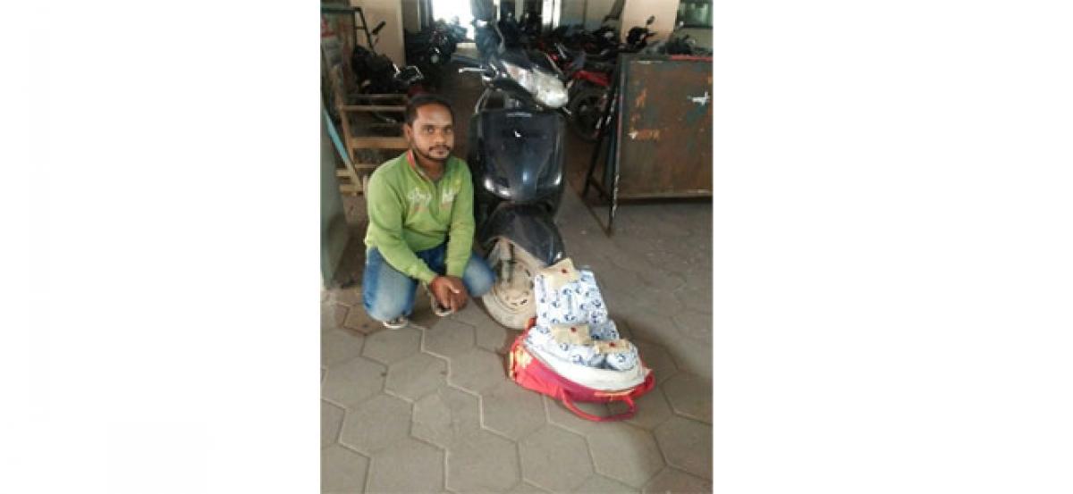 One held with 7 kg of ganja in Dhoolpet