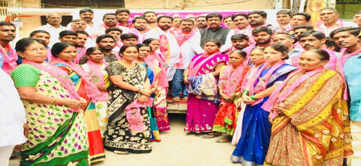 Rajmohalla residents join TRS