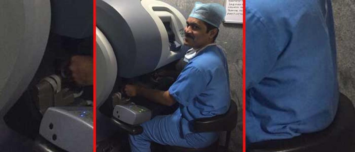 KIMS Hospitals Robotic surgery on 60-year-old removes gall bladder stones