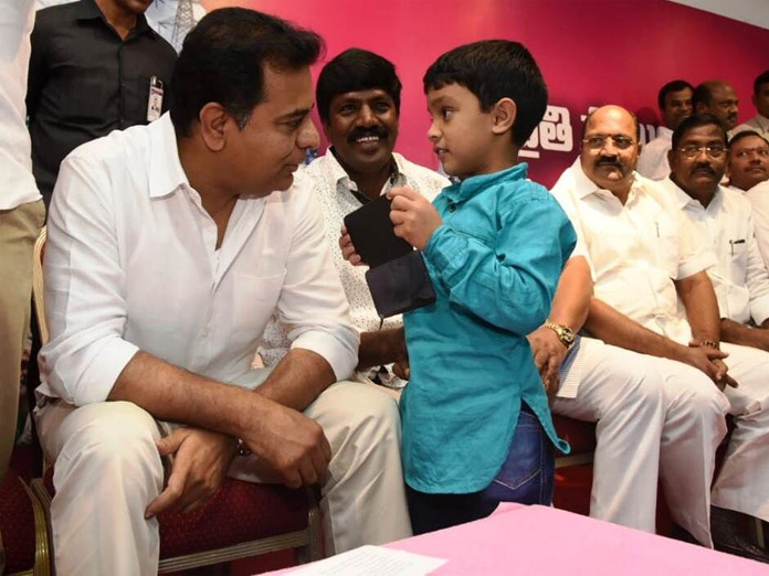 KTR blasts Centre over bias against Telangana projects
