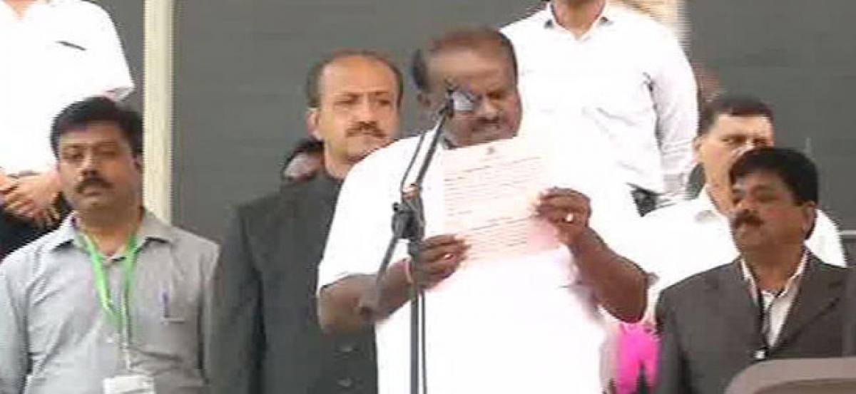 HD Kumaraswamy takes oath as Karnataka CM