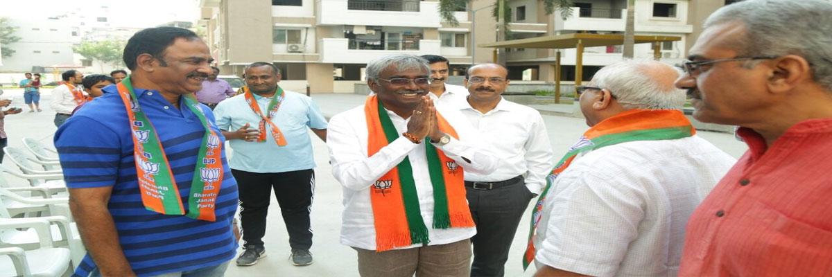 Yoganand woos gated communities