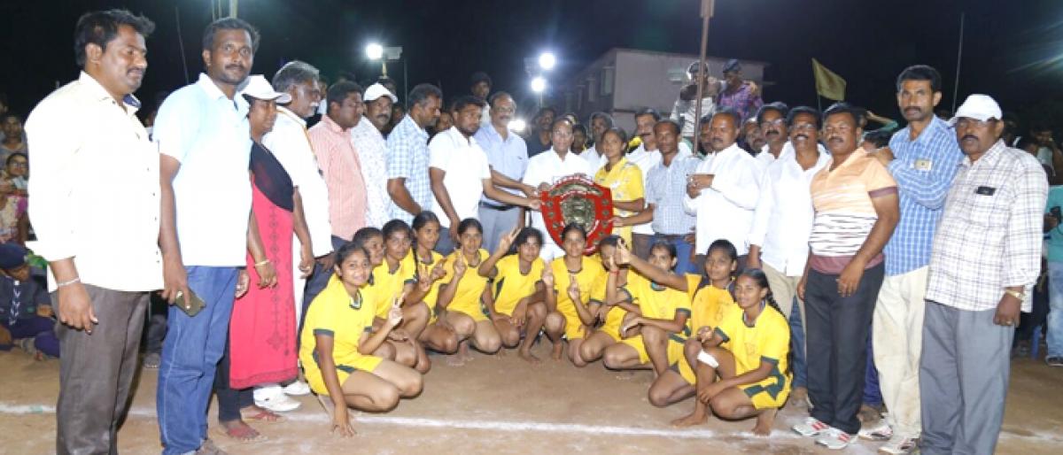 Guntur team bag winners trophy at Kotappakonda
