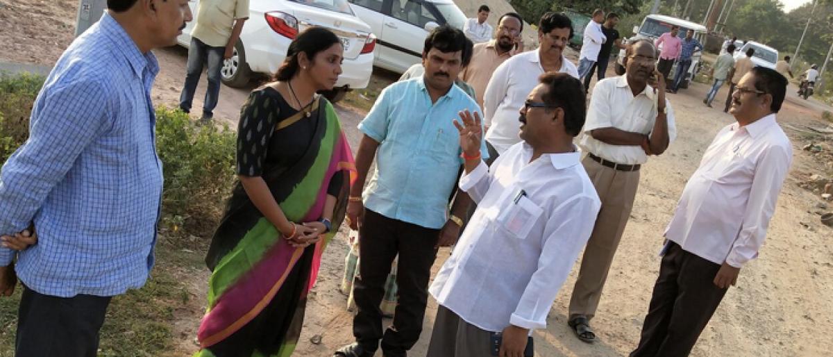 Mayor Sunkara Pavani visits 46th division in Kakinada