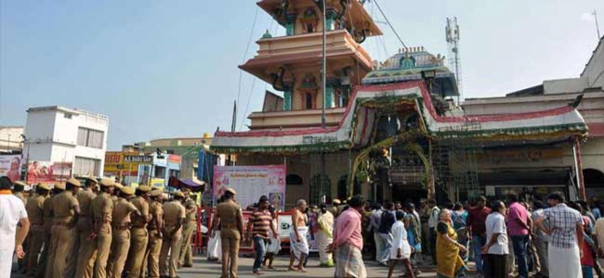 Tamil Nadu: Local Muslims visit Kanchi mutt to pay respects to Sri Jayendra Saraswathi