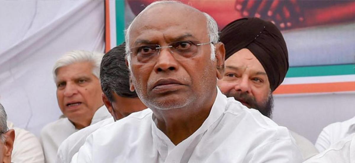 Karnataka election results 2018: Congress open to alliance with JD(S), say Kharge and Gehlot