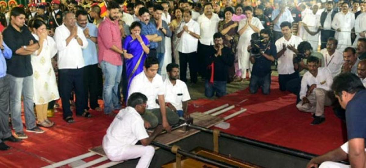 Karunanidhi laid to rest at Marina