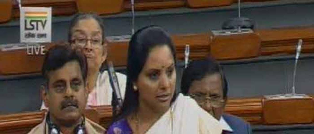 Honour bifurcation promises: Kavitha