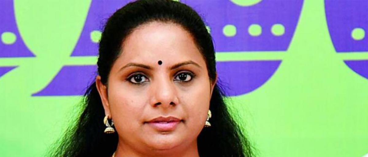 Kavitha tells TRS cadre to take up door-to-door campaign