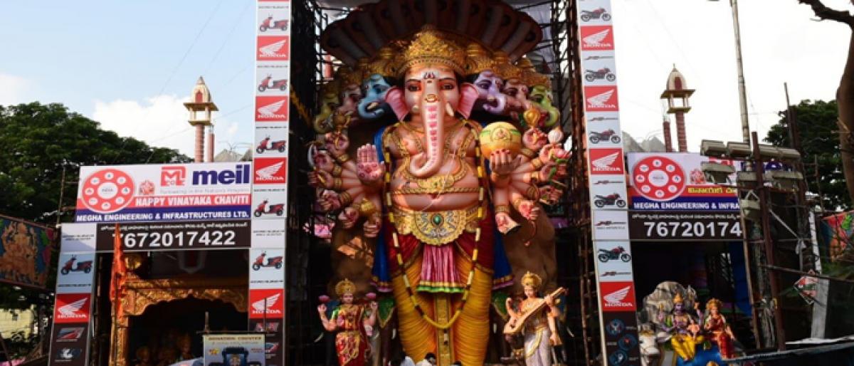 Ganesh fest: Tight security in Khairatabad
