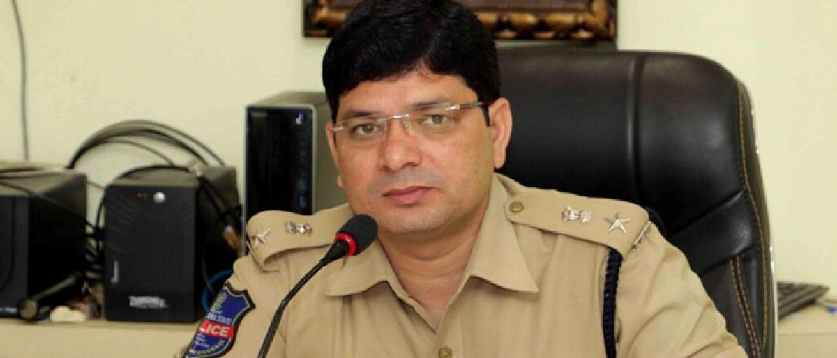 Khammam CP warns staff against corruption, misbehaviour