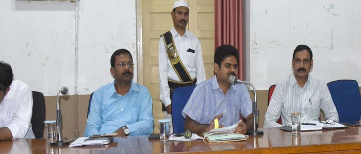 Collector reviews arrangements for Pulse Polio