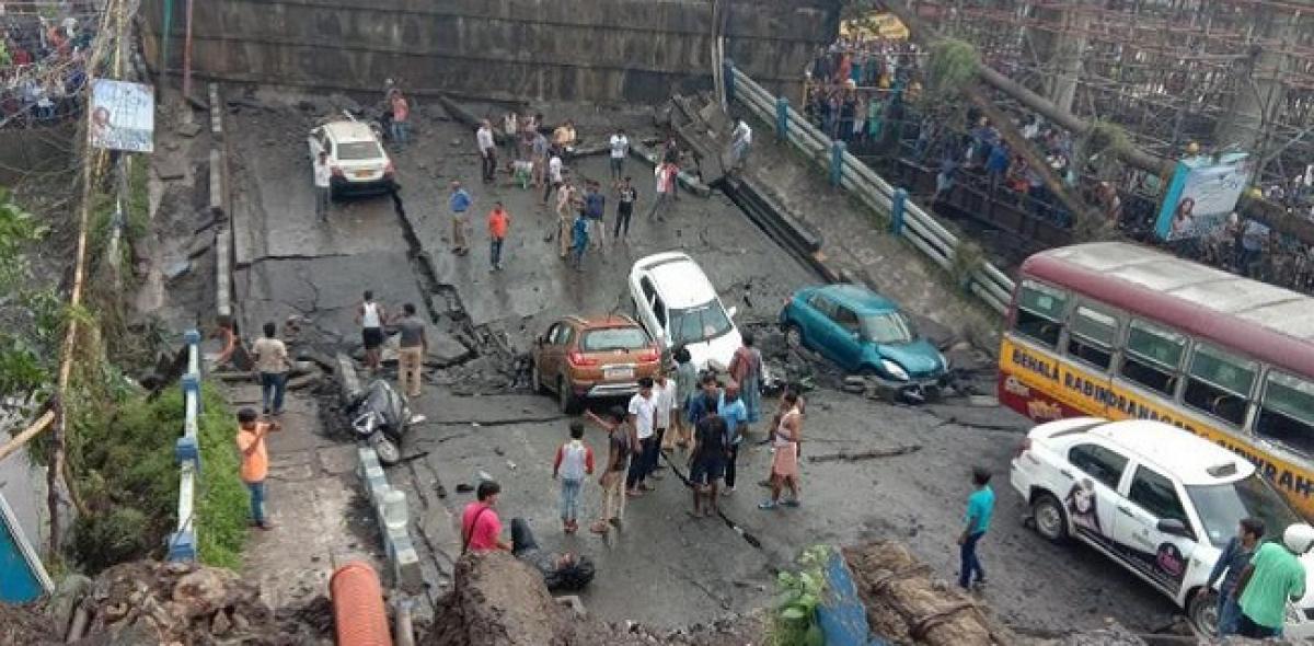 Bridge collapses in Kolkata, several feared trapped