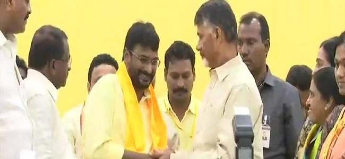 Congress leader Kondru Murali joins TDP