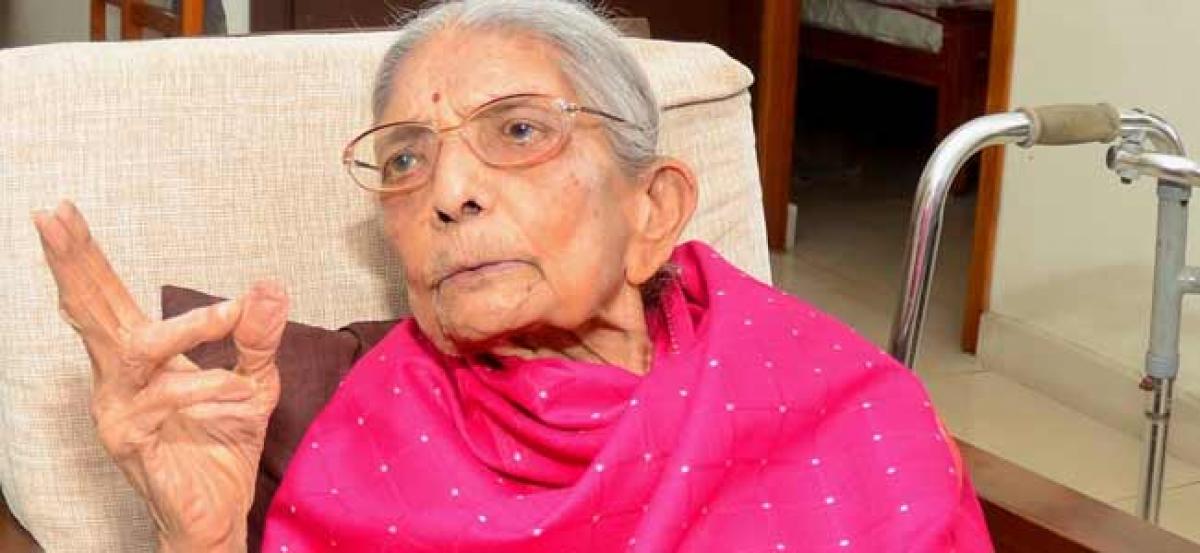 Kondapalli Koteswaramma passed away