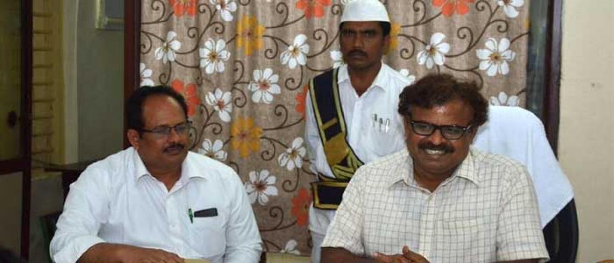 Officials told to advance loans to SCs in Kothagudem