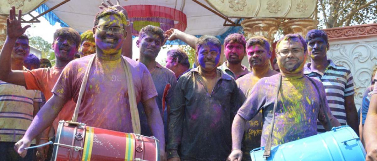 Collector, SP in holi celebrations