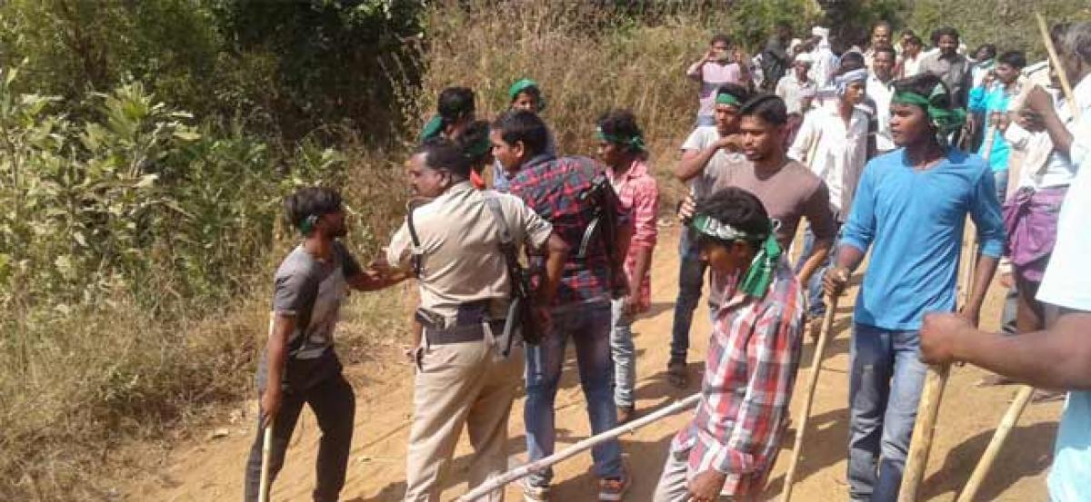 Adivasis, Lambadas clash again