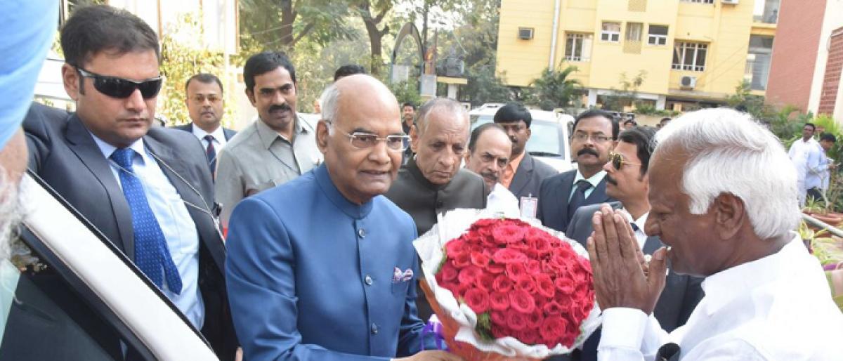 Kovind ends Hyderabad tour with visit to Buddha statue