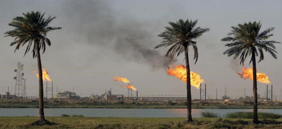 Kurds report Iraq attack south of oil export pipeline, Iraqis say no clashes