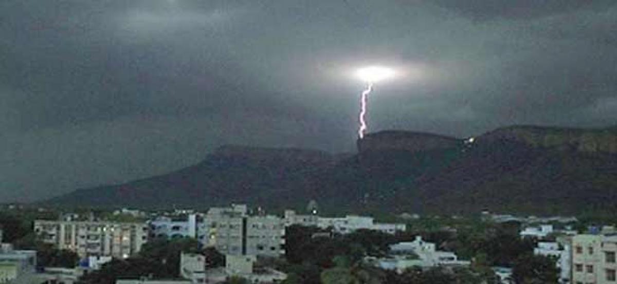 Kurnool woman dies after being struck by lightning