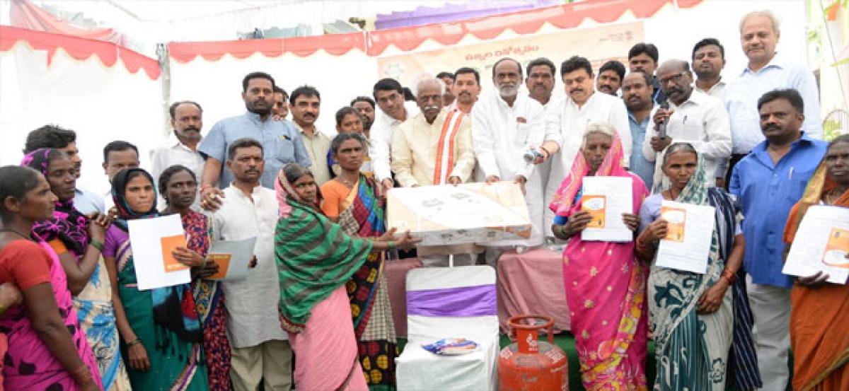 TS gets 20 lakh free LPG connections