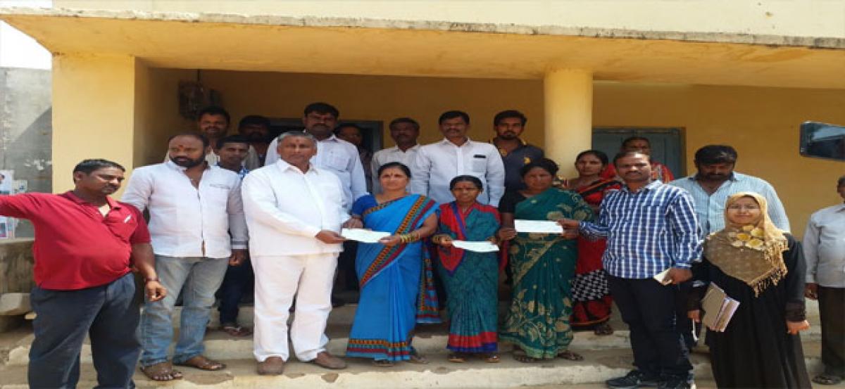 Kalyana Lakshmi cheques distributed