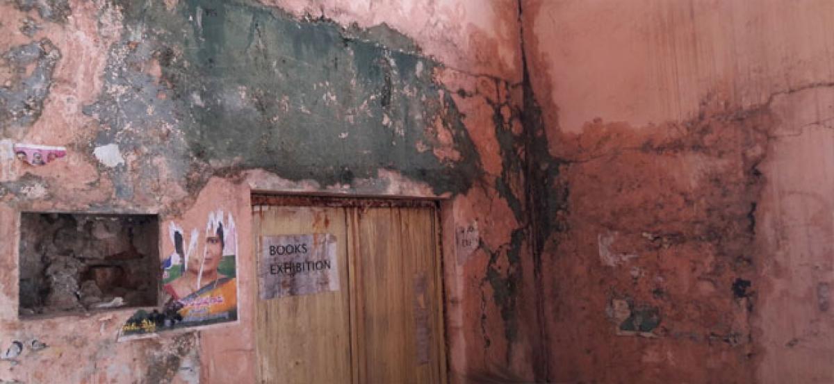 Shah Gunj library books at risk from rainwater seepage