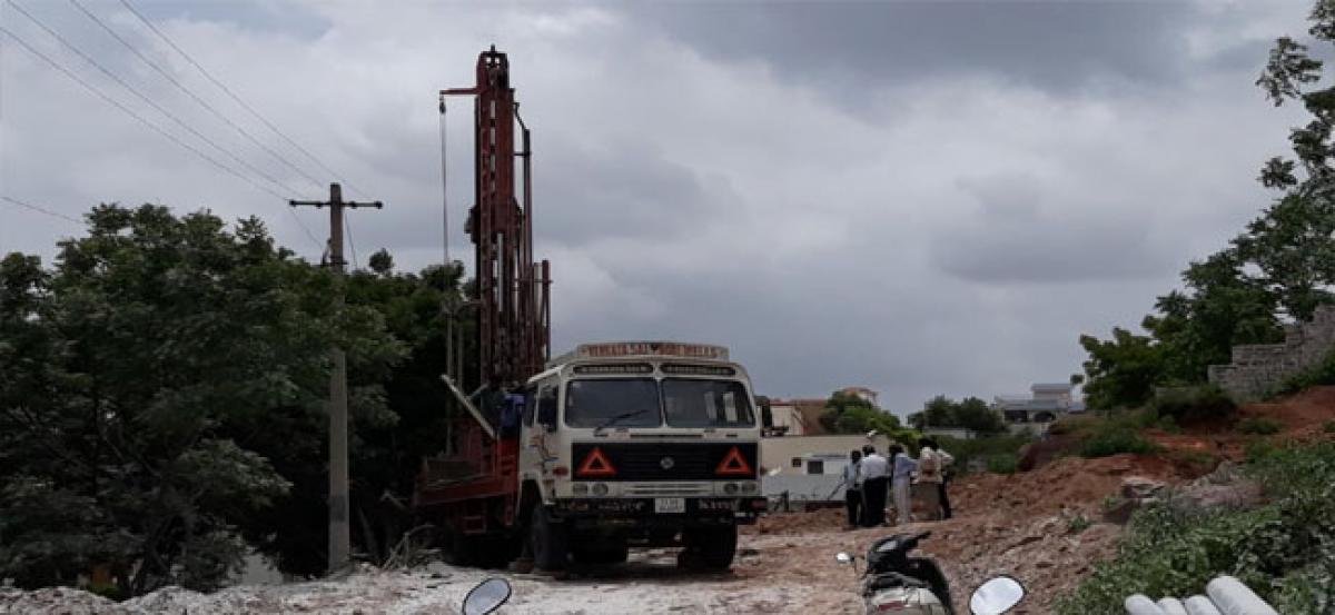 Borewell rig seized in Malkajgiri for illegal drilling