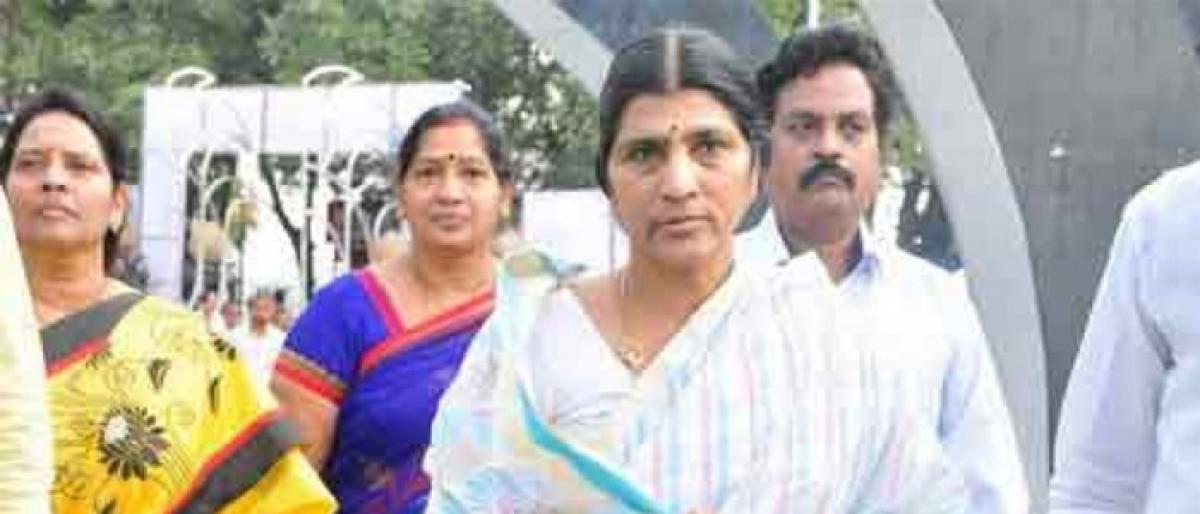 Lakshmi Parvati protests at NTR Ghat, slams TDP-Congress alliance
