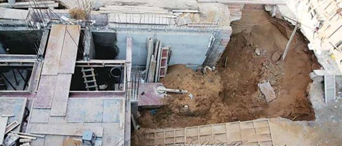 Labourer killed as wall collapses in Delhi