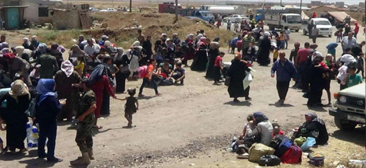 Hundreds of refugees return to Syria from Lebanon