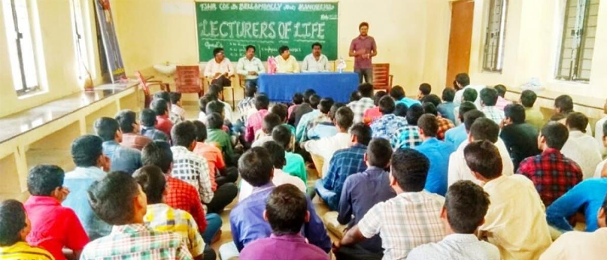 Special lecture on electricity sector held