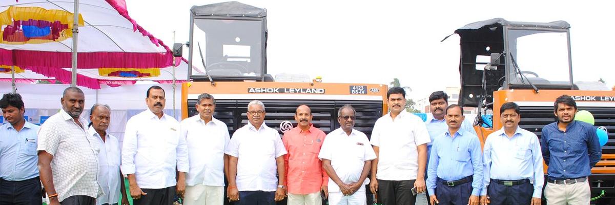 Automotive displays new Ashok Leyland trucks