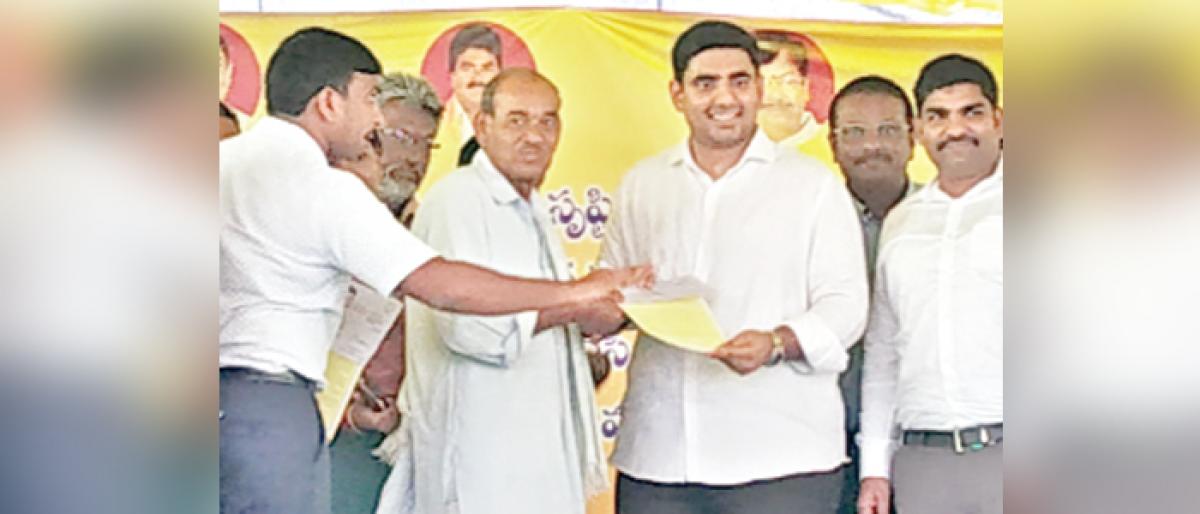 Govt paid 520 cr compensation in 25 days, claims Lokesh