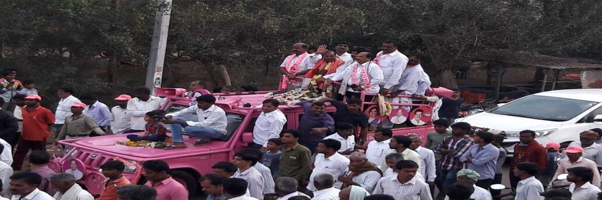 Huge victory rally by Manik Rao