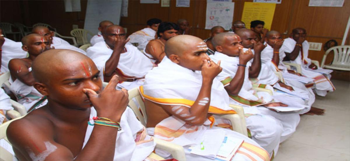 500 trained Dalits to be made priests at temples in colonies