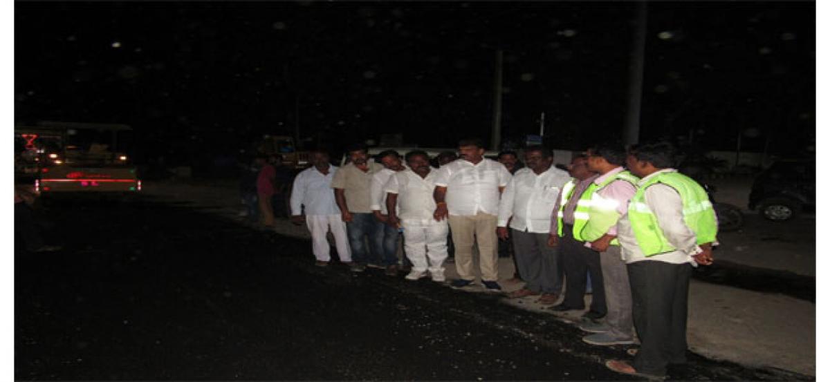 Mayor Bonthu Rammohan inspects quality of road works
