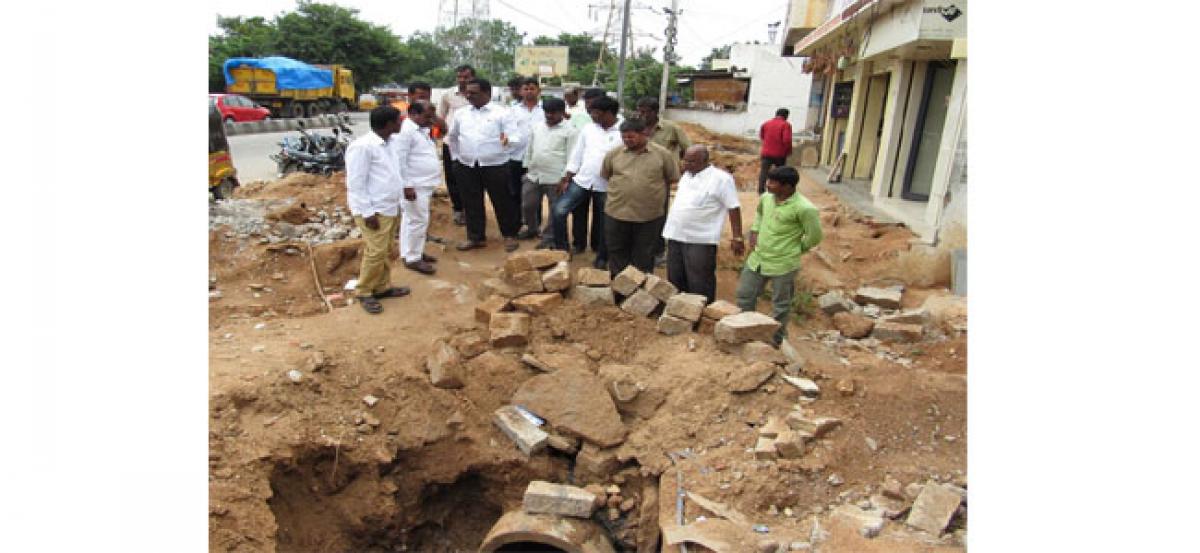 Corporator Pannala Devender Reddy inspects drainage works at Nehru Nagar