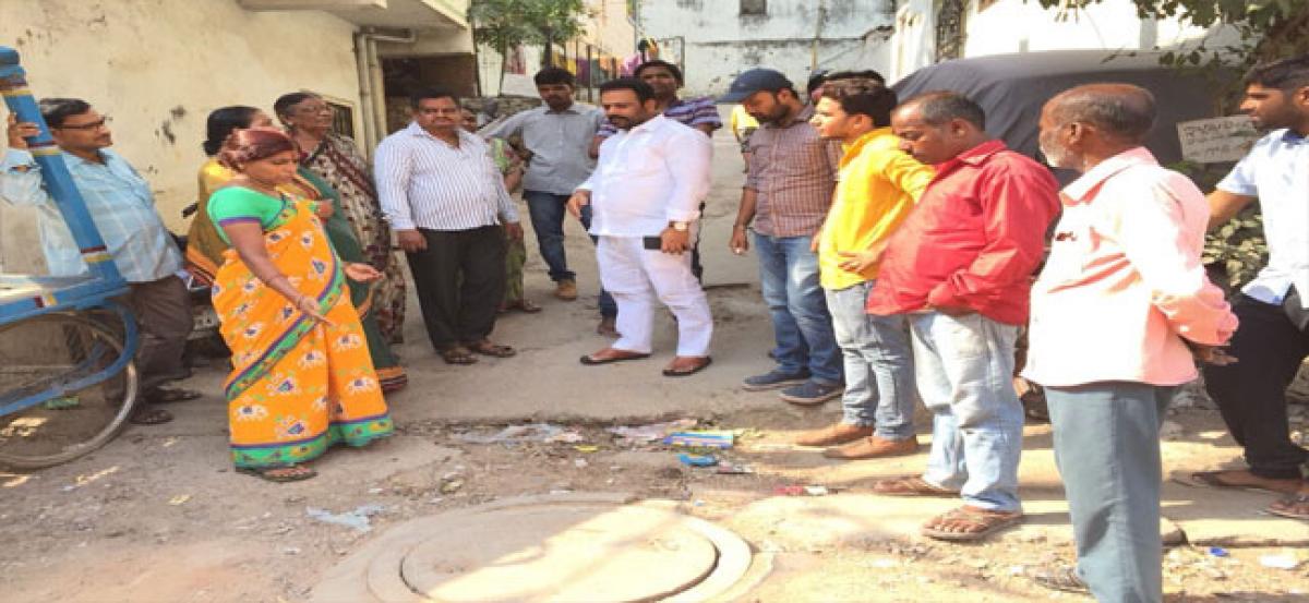 Manne visits Udaynagar Colony